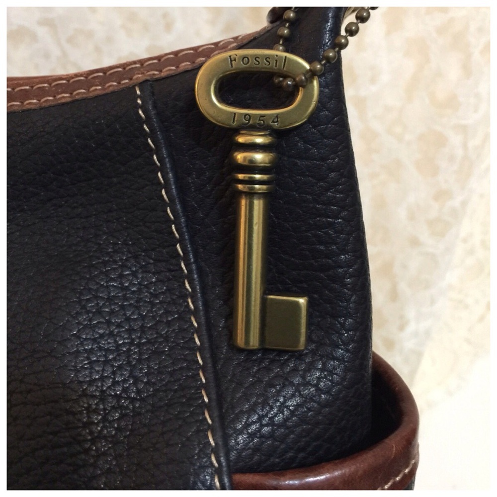 FOSSIL Light Weight Black Pebble Leather Handbag - Picture 5 of 5